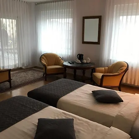 ホームステイ Monte Christo ミアストコ